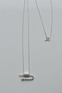 Dainty geometric balance necklace - Silver