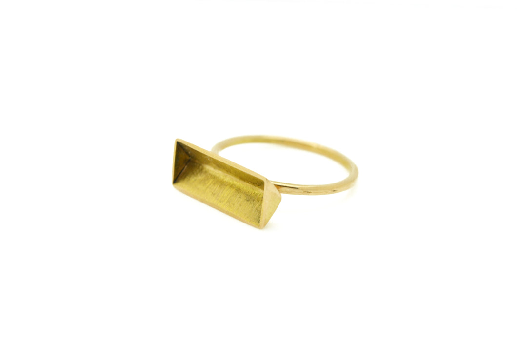 Triangle prism ring - 18k gold