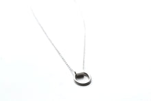 DAINTY RECTANGLE HOOP NECKLACE - SILVER